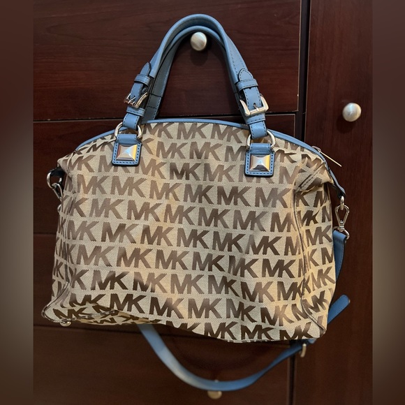 Michael Kors bag - Picture 2 of 13